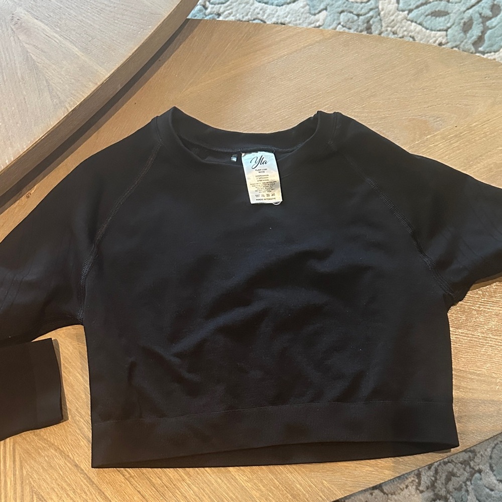 Black Cropped Sweatshirt